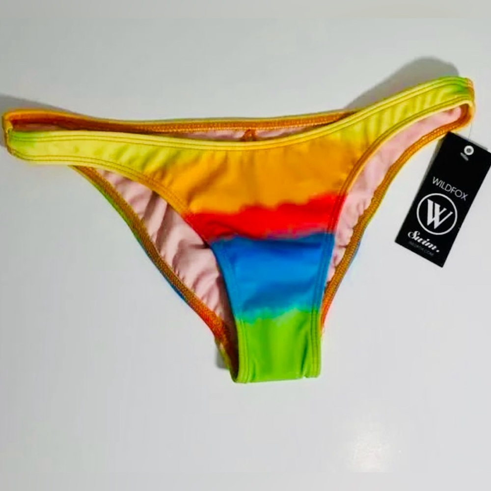 WILDFOX 🌈 Tie-dye Bikini bottoms *RARE* Moving Out of U.S. 💚3/$25